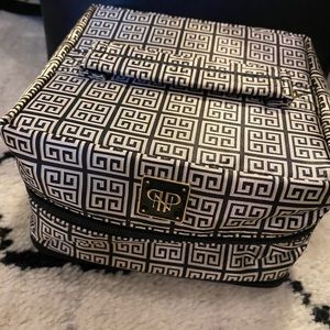 PurseN Weekender jewelry case excellent condition
